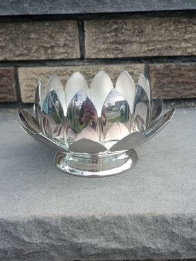 Leonard Silverplate Floral Nesting Bowls w/ Glass Insert
